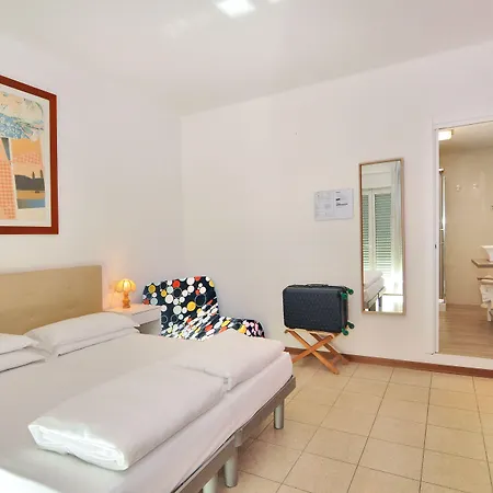 Hotel Nederland 3*
