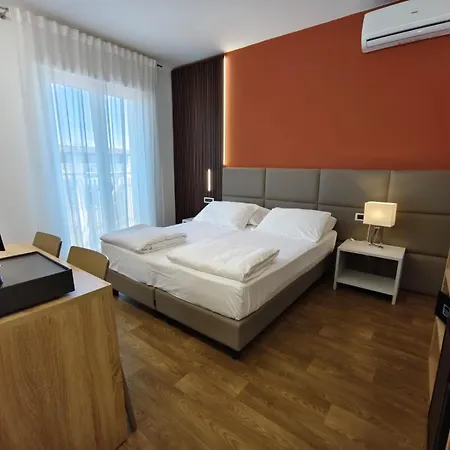 Hotel Nederland 3*
