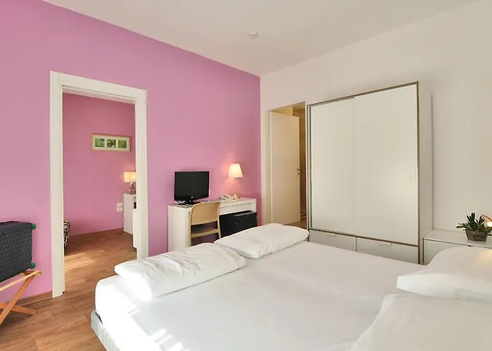 Отель Nederland